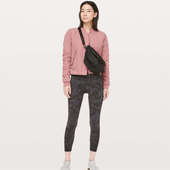 Lululemon Size 8 Warm Two Ways Reversible Bomber Jacket Mauve Pink EUC - Picture 3 of 11